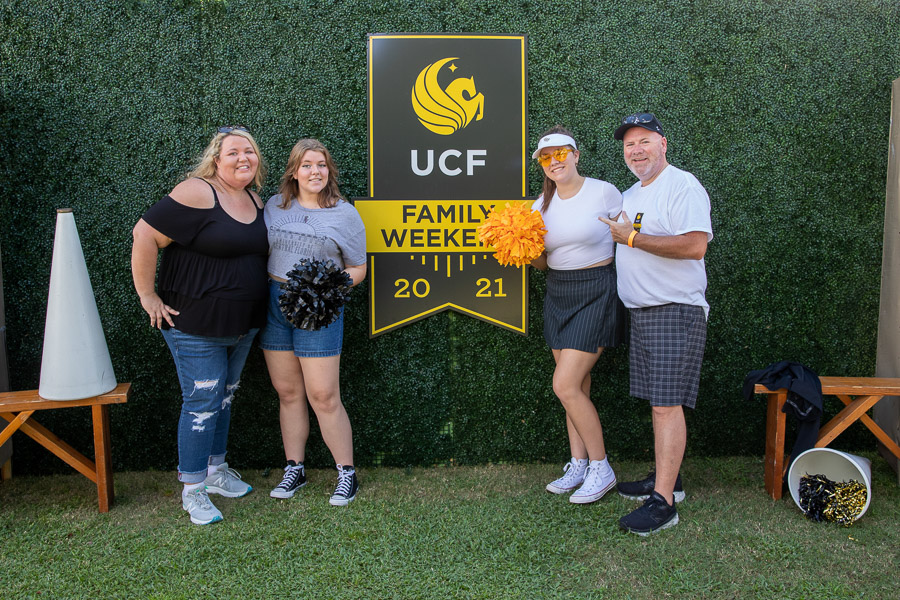 Family Weekend Tailgate 2021 8