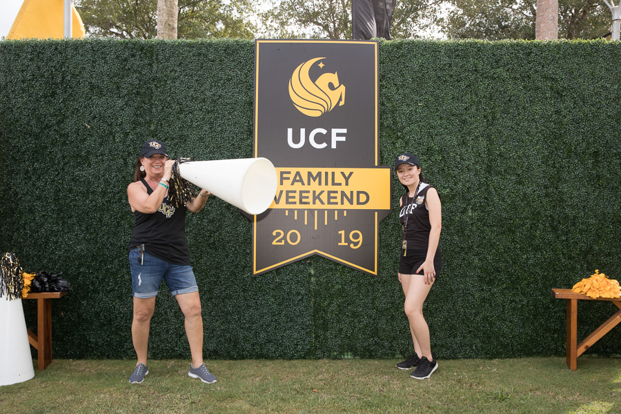 10 2019 Family Weekend Tailgate 11