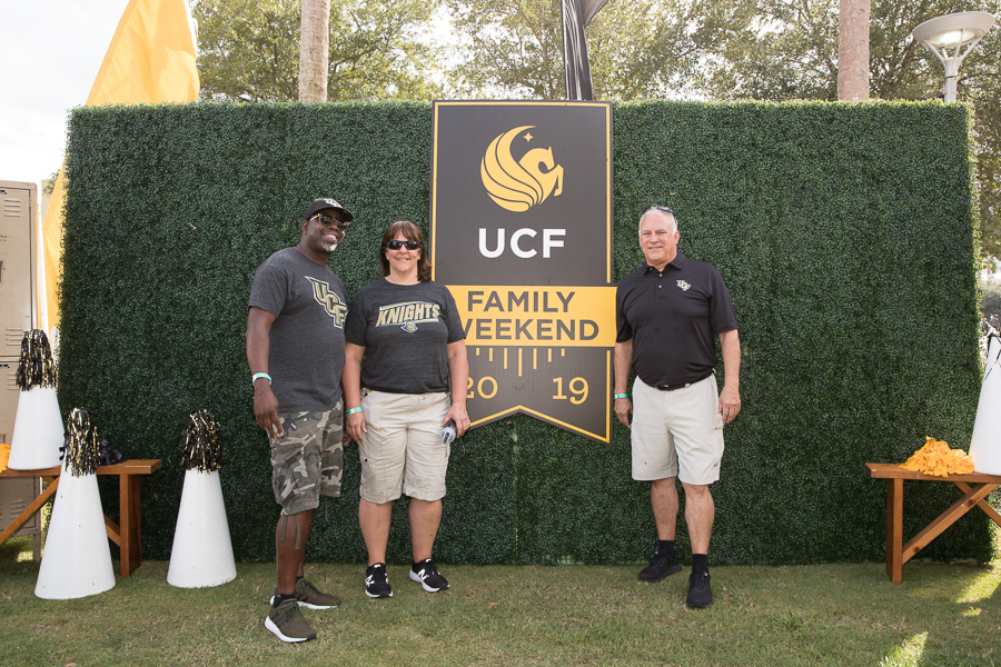 10 2019 Family Weekend Tailgate 5