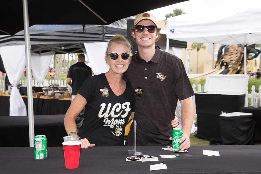 2 2019 Family Weekend Tailgate 20