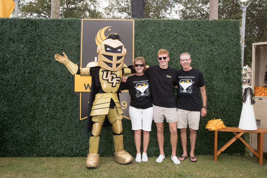 3 2019 Family Weekend Tailgate 30