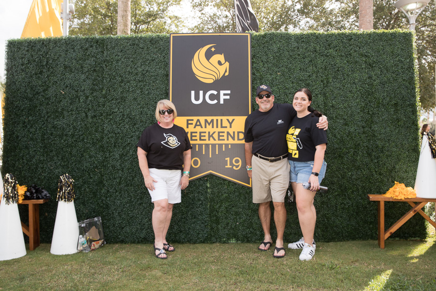 4 2019 Family Weekend Tailgate 9
