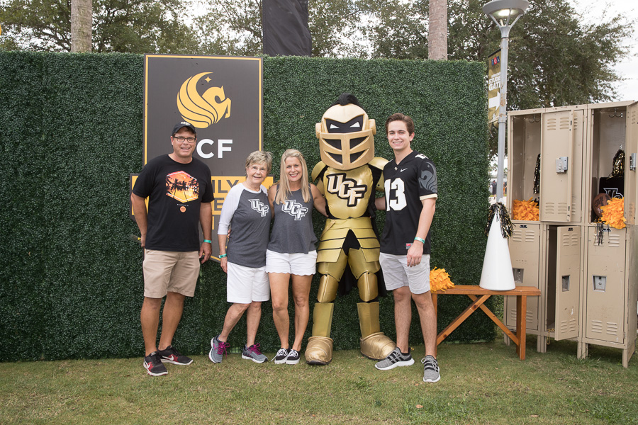 8 2019 Family Weekend Tailgate 32