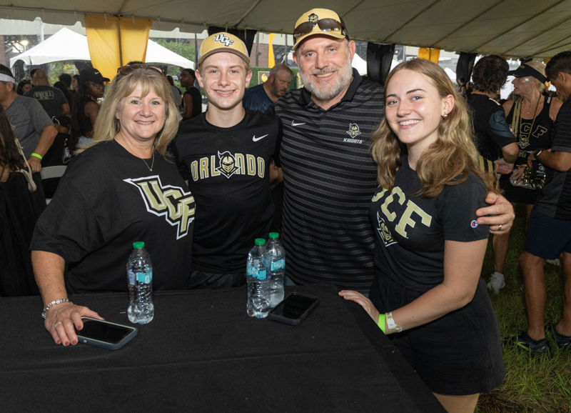 Family Weekend Tailgate 2025 104