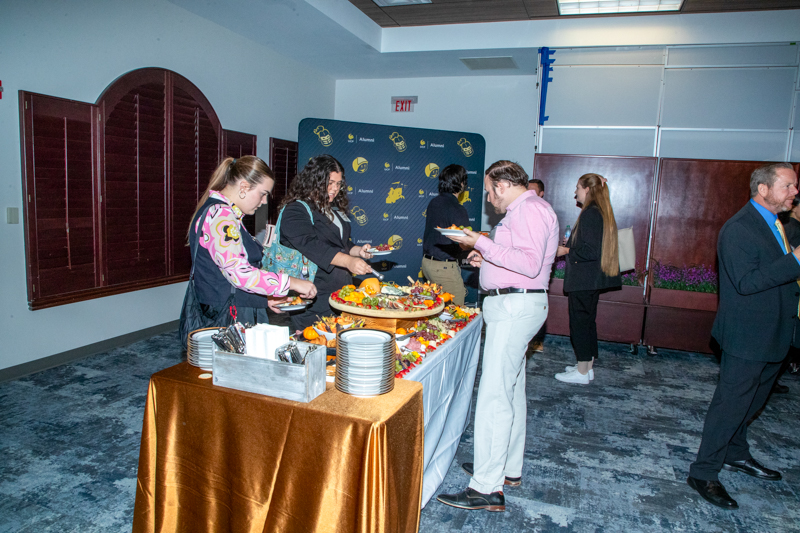 2025 Hospitality Knight 42