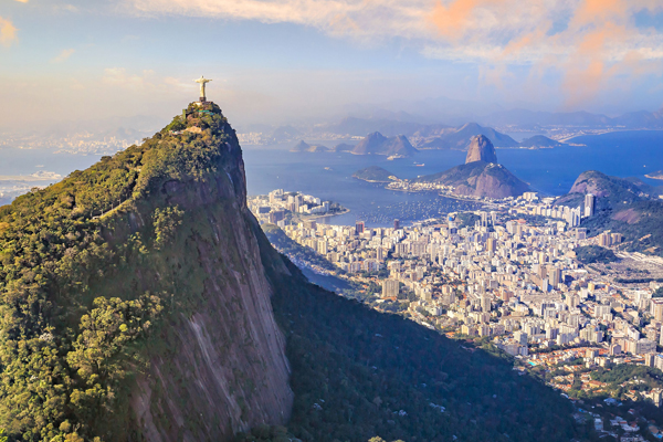 image of a mountaintop overlooking the city of Rio de Janeiro
