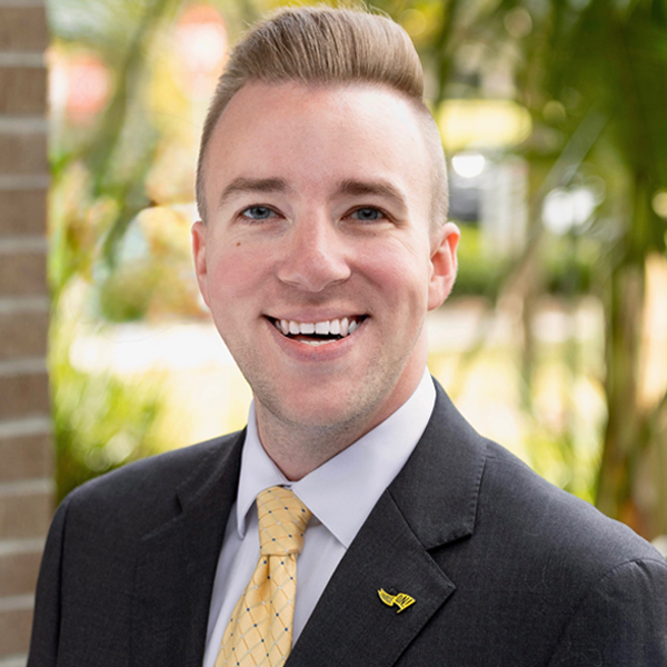 headshot image of Christian Barnes