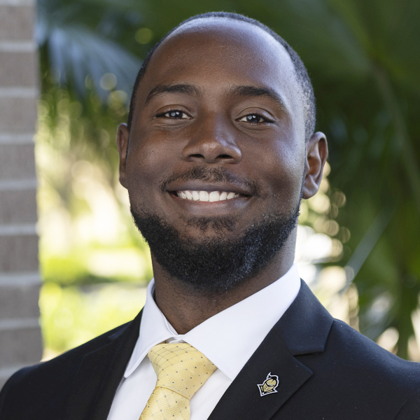 headshot image of Nickolas Wise