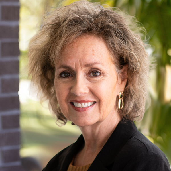 headshot image of Tammie Taucer