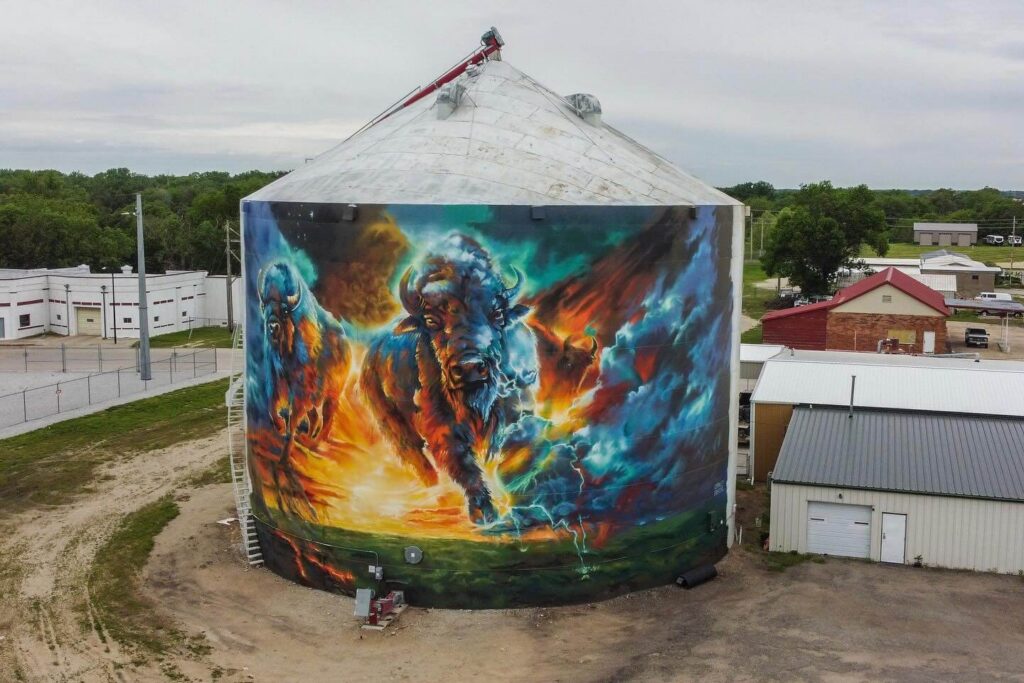 picture of gigantic outside mural